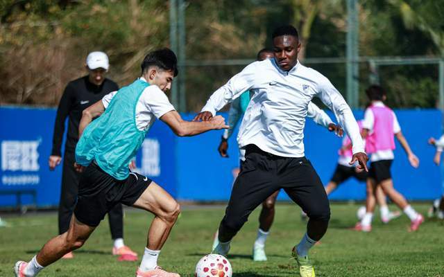 开云APP-马莱莱首回申花主场，大连保平争胜，主力至少换5将 左路必受猛攻